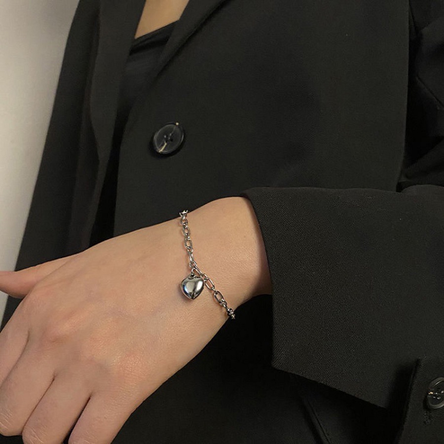 Gelang Rantai Liontin Hati Bahan Titanium Steel Warna Silver Gaya Korea Untuk Wanita