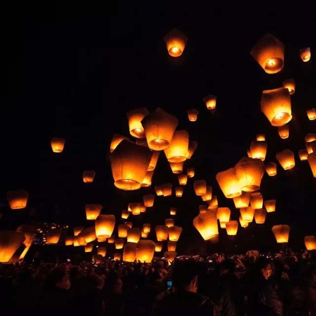 Lampion Terbang Sky Lantern Lantera Terbang Party New Year Tahun Baru Imlek Natal Out Bound Lampion Make A Wish Besar Grosir