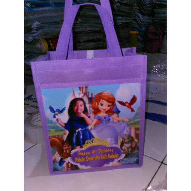 

TAS ULTAH ANAK KANTONG CUSTOM