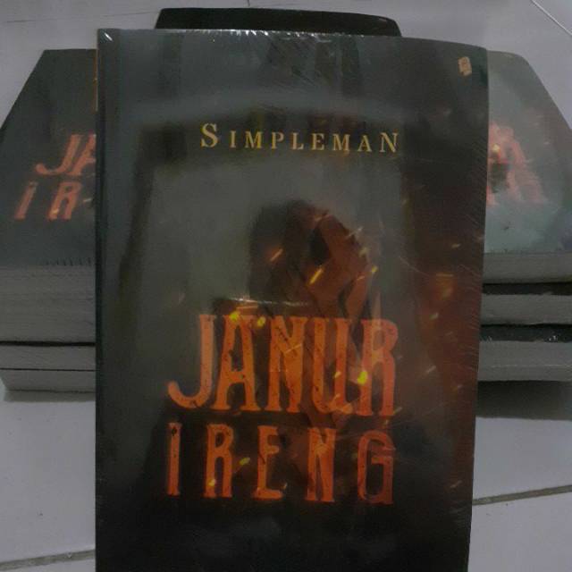 Novel janur ireng