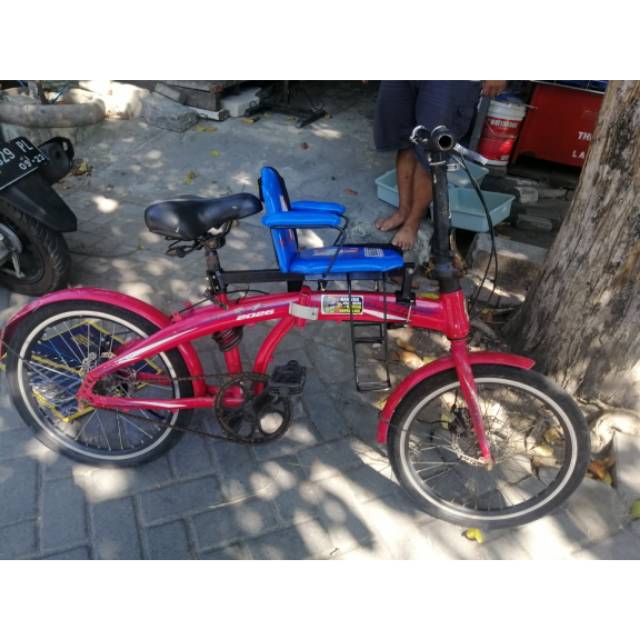 Kursi anak sepeda lipat