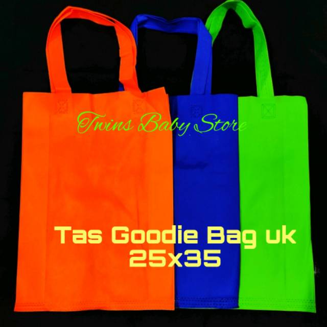 

Goodie Bag/spundbond 25x35 isi 12 pcs