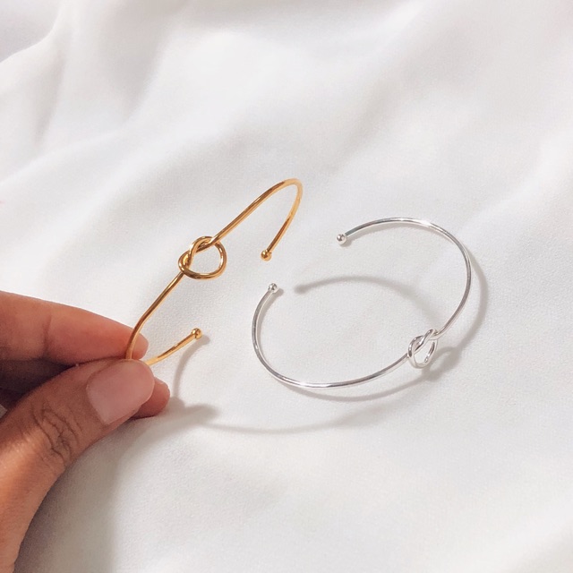 

ISAYSORRY.ID | Lyra Bracelete