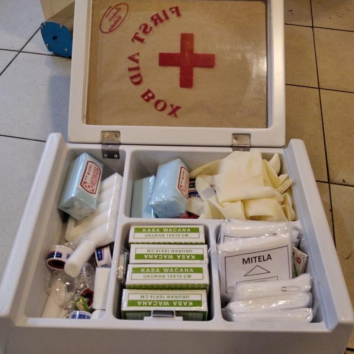 Box Penyimpanan Obat - Kotak Obat P3K Dinding + Isi Type C