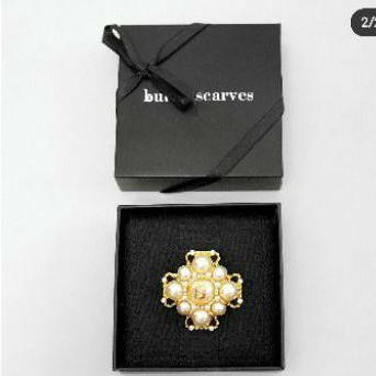 Buttonscarves Guzel Hampers Royale Series Brooch