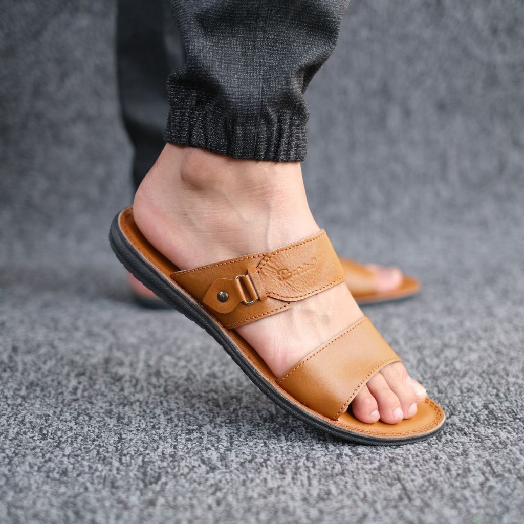 Sandal Kekinian Sendal Pria Trendy Sandal Gaya Kasual Asli Kulit Sendal slop Model Terbaru Hitam Coklat