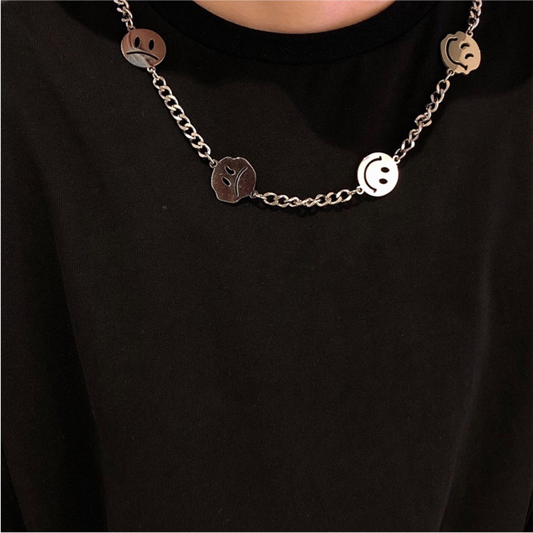 Tiktok ekspresi yang sama Smiley kalung wanita fashion Korea gaya sederhana trendi pria hip hop tamp