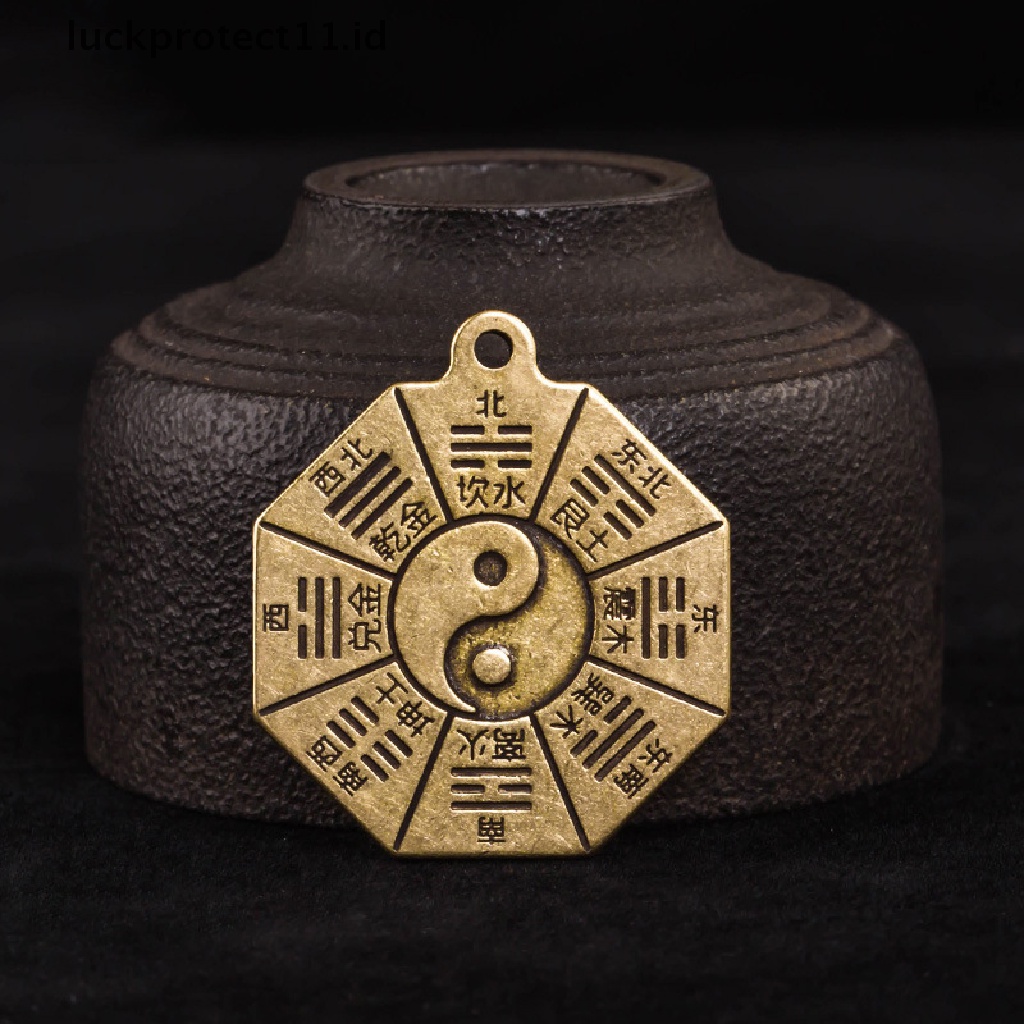 //HG&amp;ID// Feng Shui Chinese Concave Convex Bagua Copper Mirror Keychain The 8 Hexagrams .