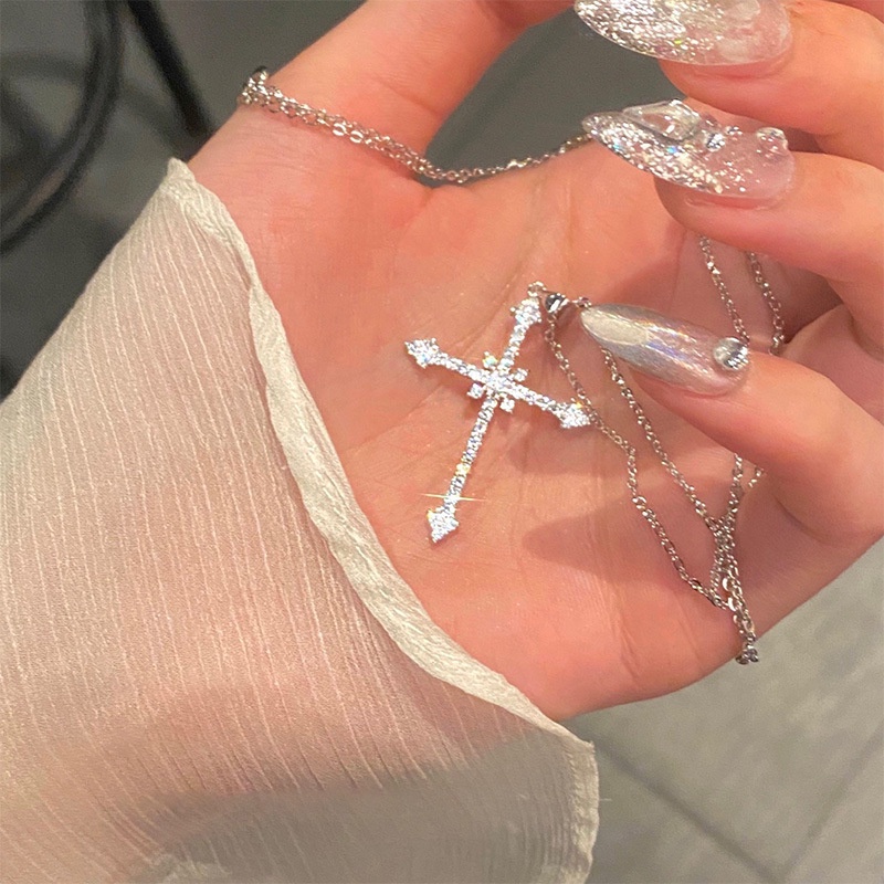 Kalung Rantai Salib Aksen Kristal Warna Silver Untuk Unisex