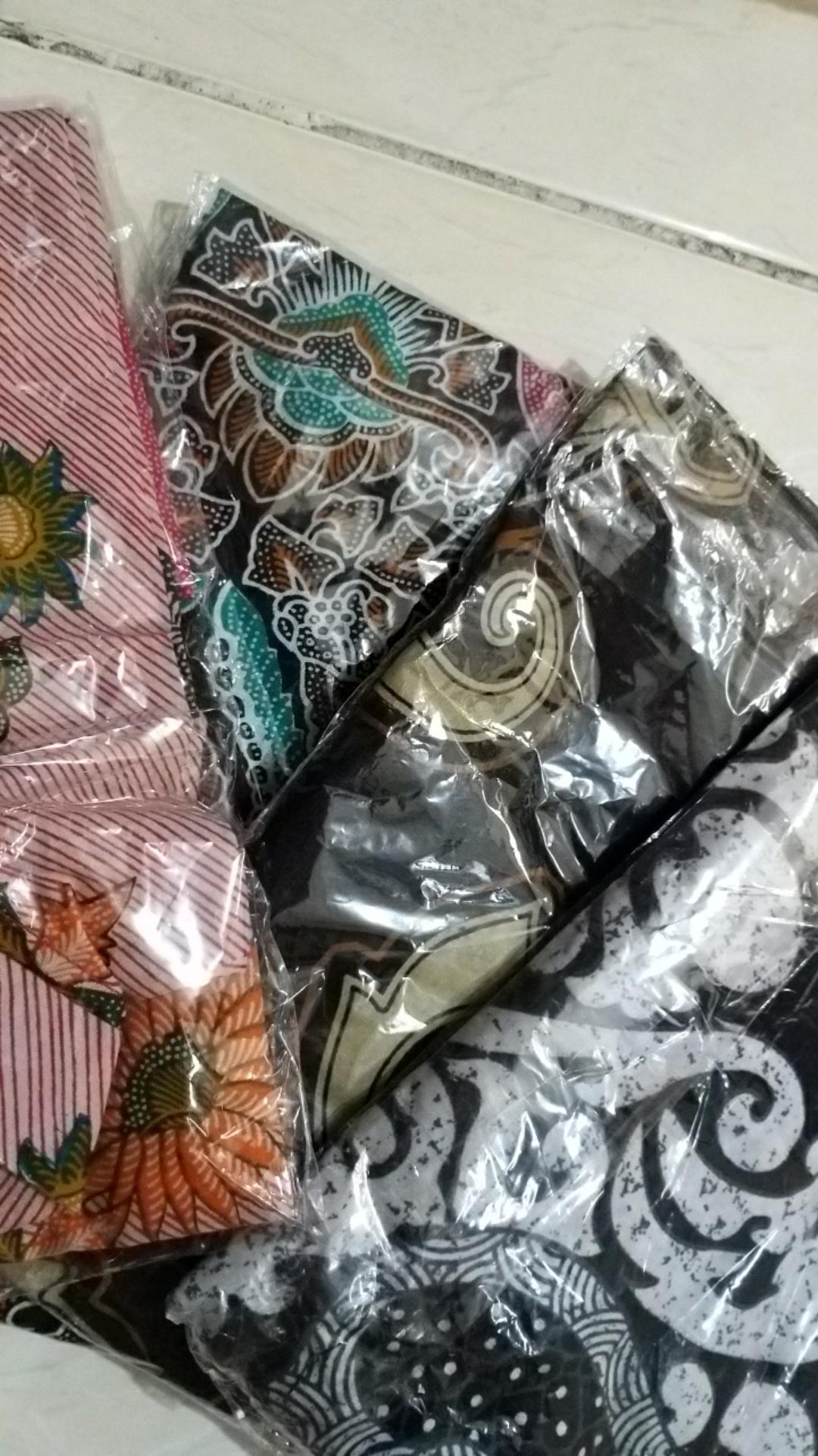 Emhabatik | Terlaris Serut Genes Jelita Tunic Navbor Yelbor Whitbor Creambor Tunik Batik Modern