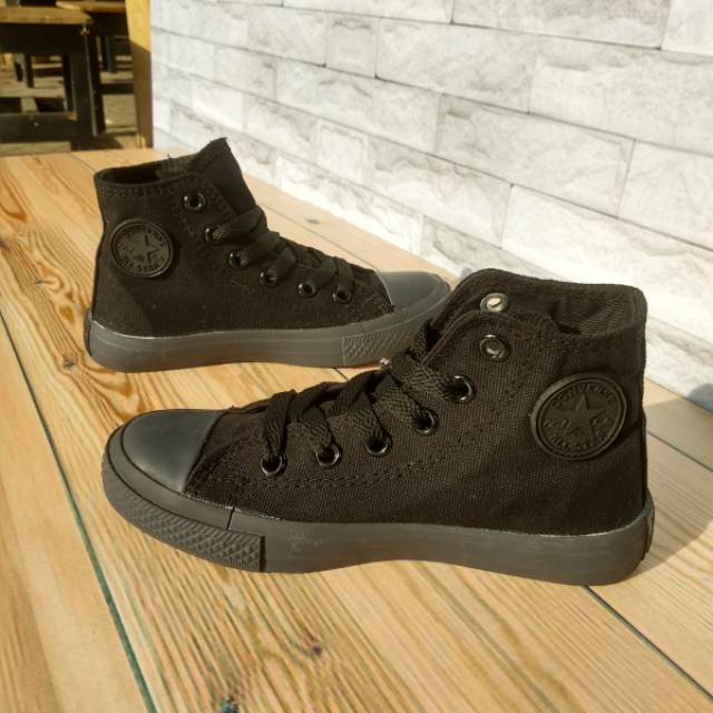 Sepatu Sekolah Converse Full Black