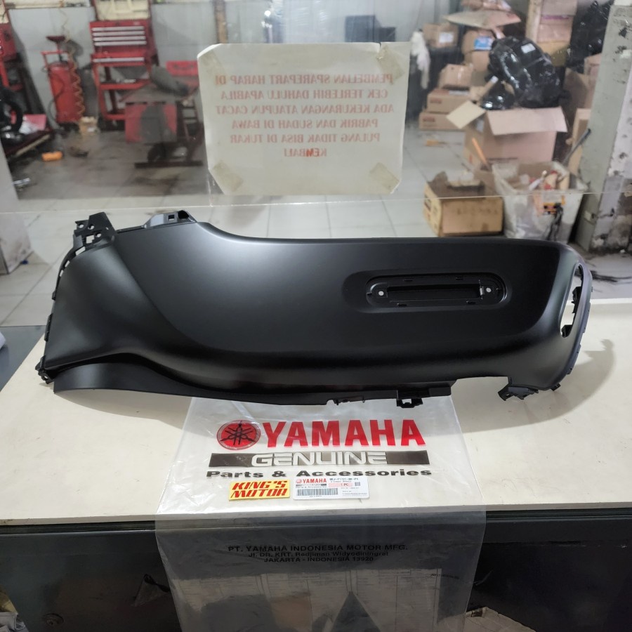 COVER BODY FAZZIO FAZIO HITAM DOFF KANAN BEJ F1721 P4 ASLI YAMAHA