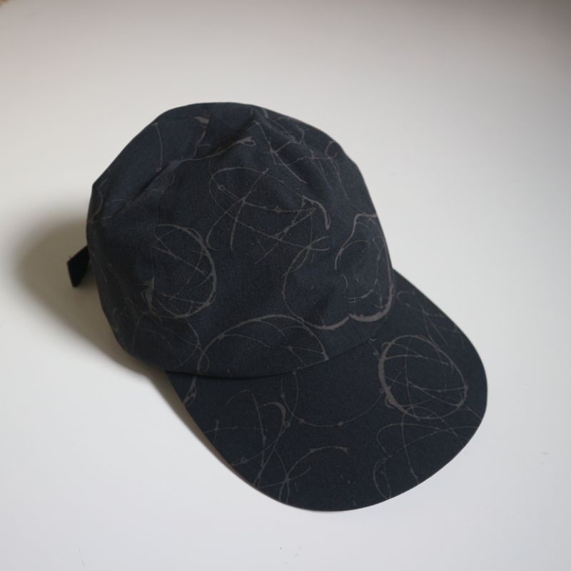 SALE TOPI SPORT UTILITY UNIQLO X FUTURA LAB 2 WAY STRECH ORIGINAL/TOPI RUNNING PRIA DAN WANITA