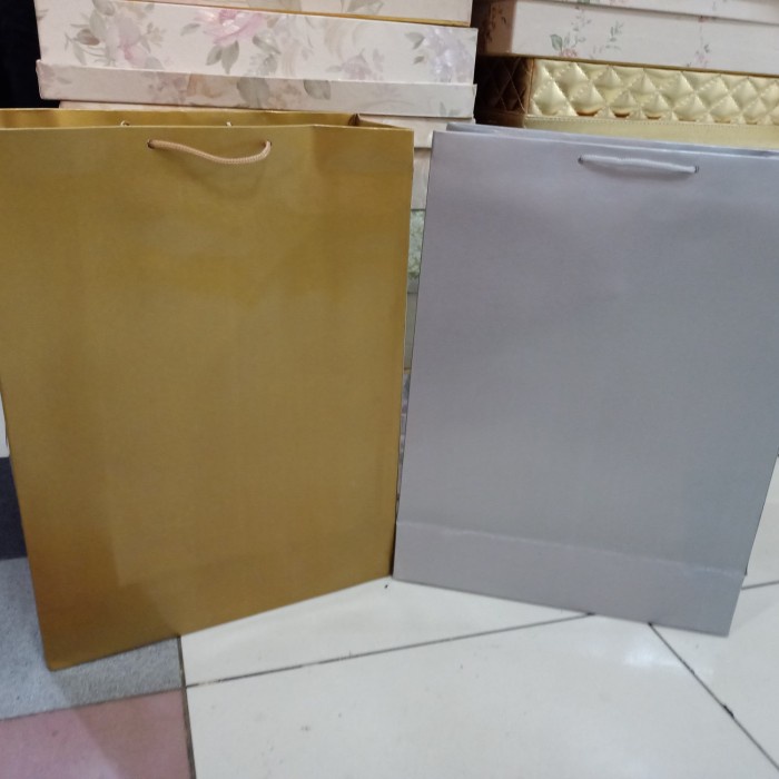 

✨ BISA COD ✨ paper bag xl gold dan silver bahan tebal isi 12 pcs terlaris