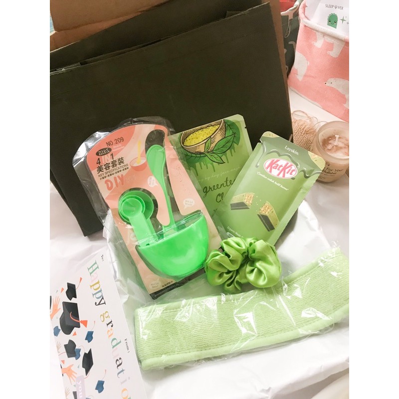 

hampers Gift birthday anniv graduation green edition lebaran dan christmas