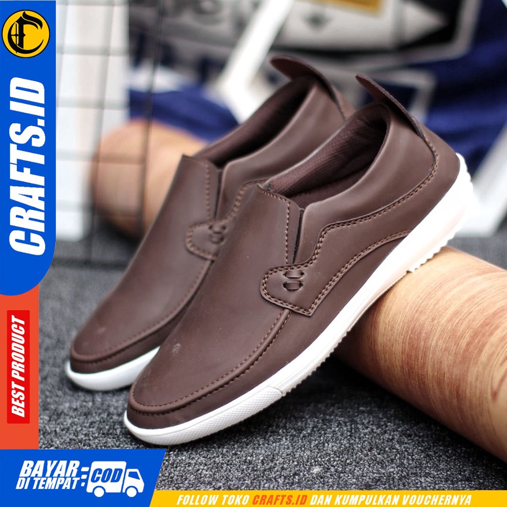 CRAFTS Horyu - Sepatu Slip On Pria Casual