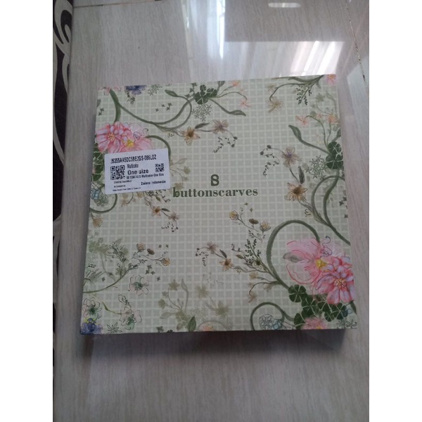 Buttonscarves Sofya Series