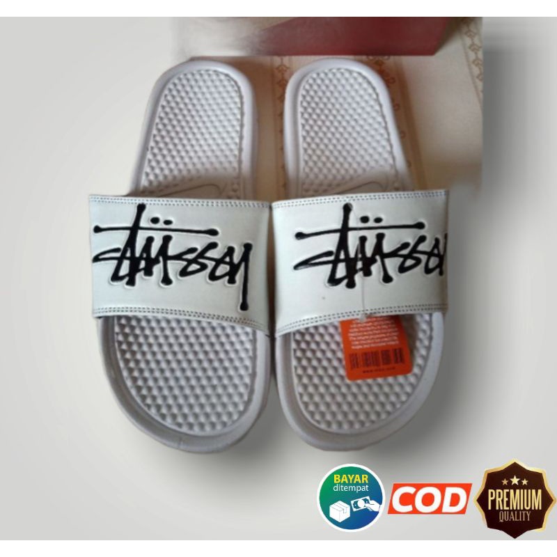 Sandal selop karet keren distro murah pria wanita motif stussy warna putih