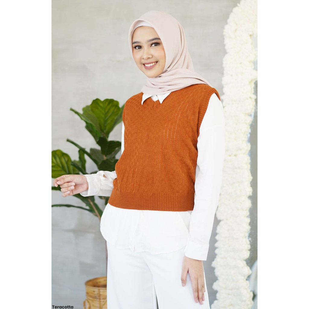 Chess Knit Vest Rompi Rajut Wanita