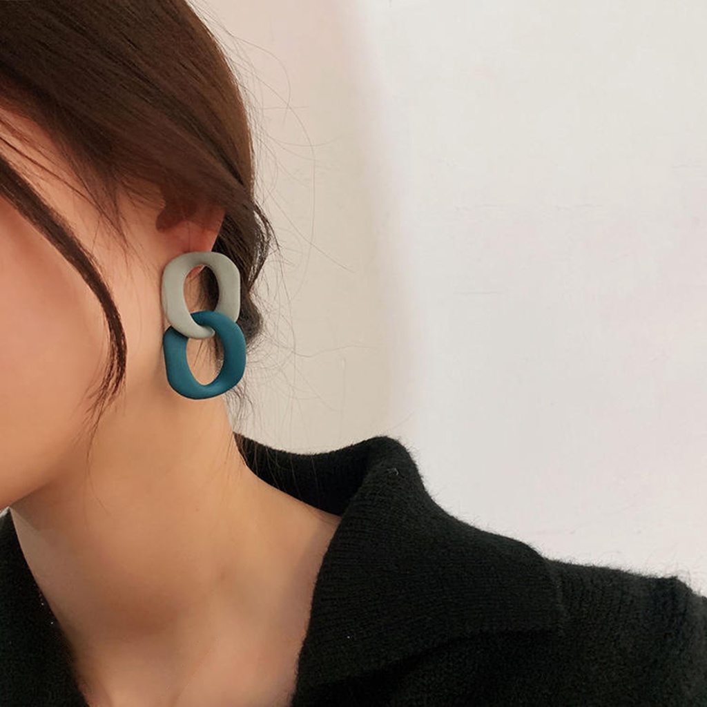 Hu Hu Hu Hu Hu Alat Bantu Pasang Kacamata♡ 1 Pasang Anting Bentuk Belah Ketupat Model Hollow Gaya Retro Warna Kontras Untuk Wanita