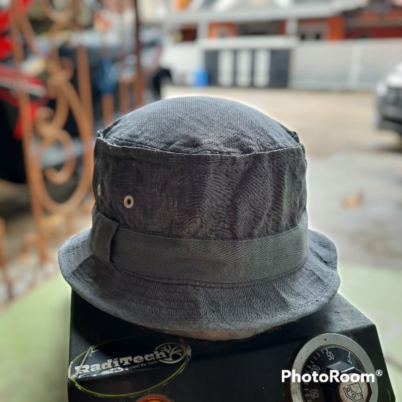 Topi Bucket Uniqlo Second Original Like New