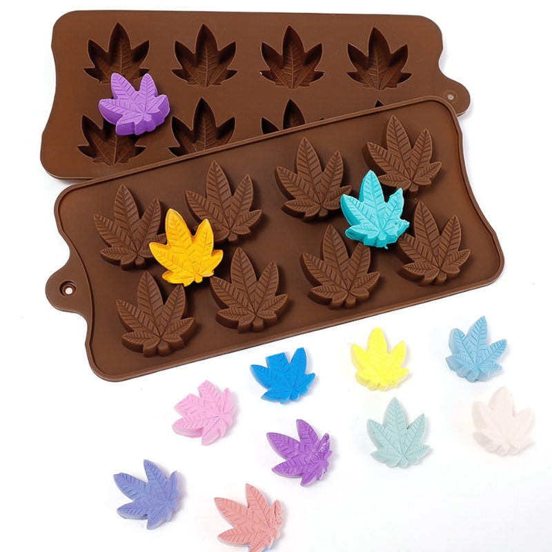 Cetakan Kue / Permen / Cokelat / Es Batu Bentuk Daun Maple 8 Slot Bahan Silikon