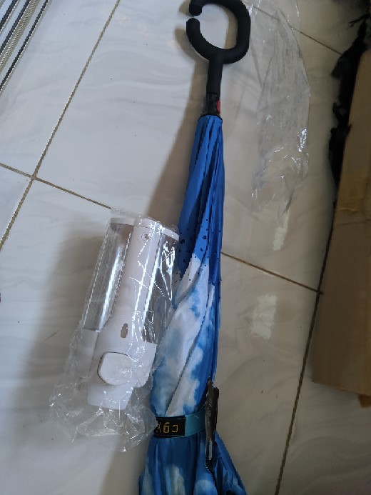 Payung Terbalik Unik Reverse Umbrella Upside Down Mobil Hujan Anti Air Gagang C Cars Souvenir Travel