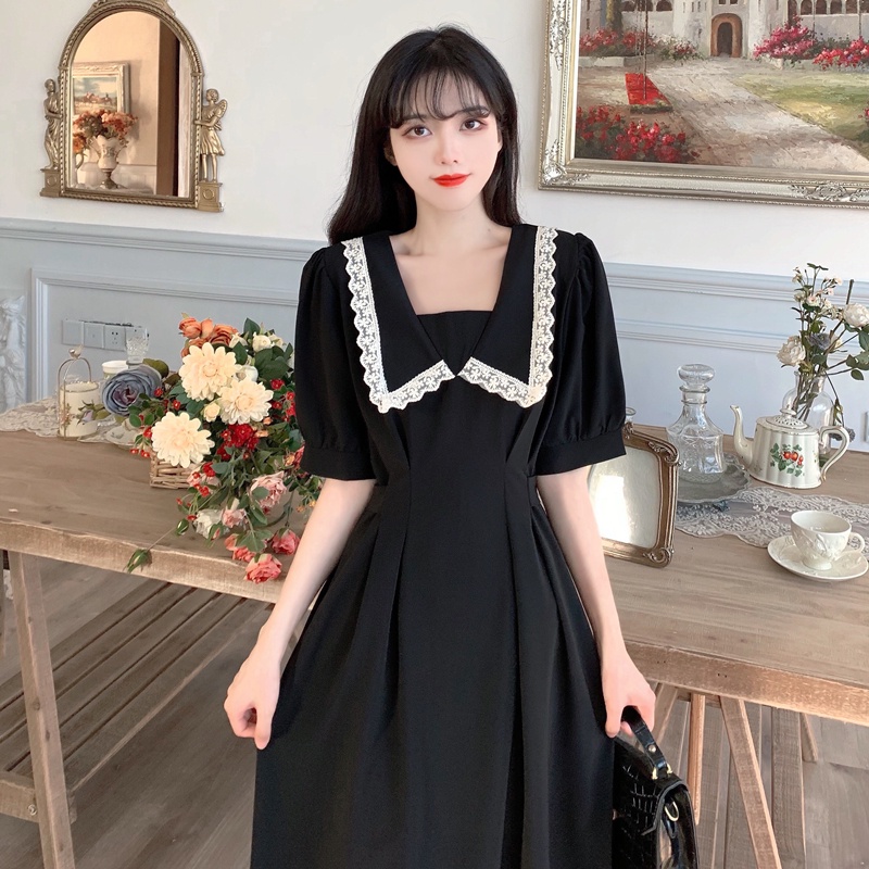 dress korea viral/  pakaian korea/ baju korea/Musim panas muda gaya baru boneka wanita kerah dress hitam ramping mid-length realpict