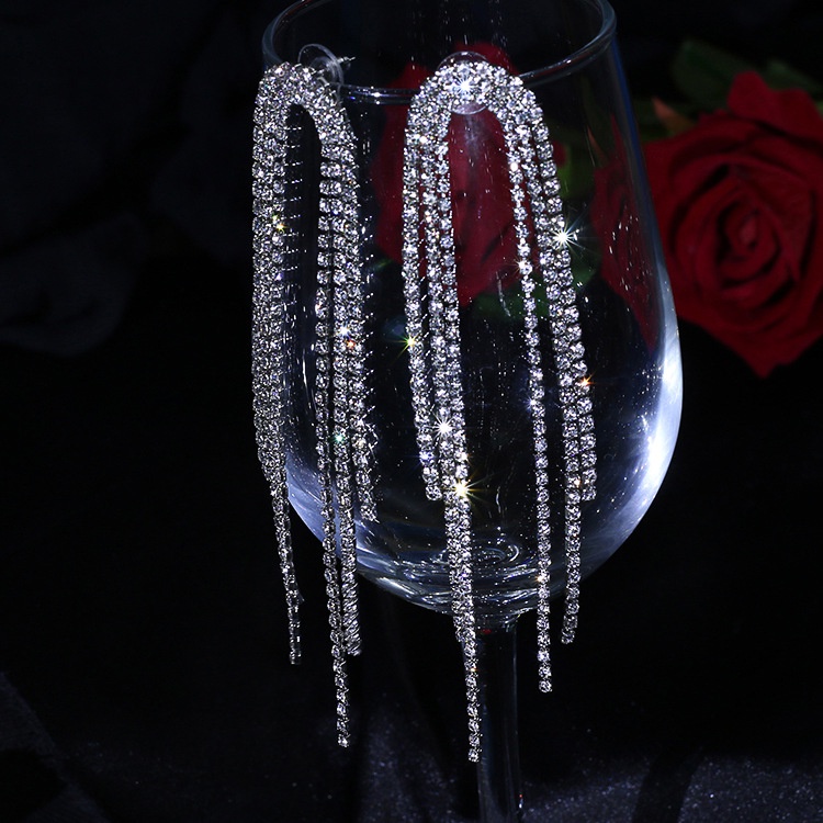 1 Pasang Anting Rumbai Panjang Hias Berlian Imitasi Gaya Korea Untuk Wanita
