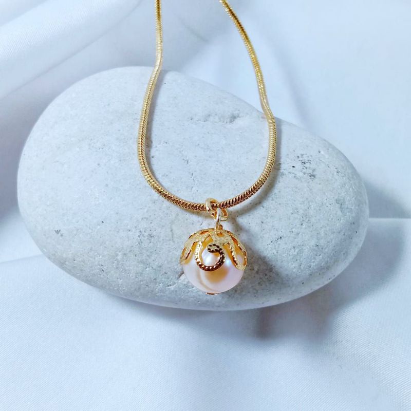 kalung mutiara air tawar asli lombok rantai titanium kalung perhiasan mutiara asli lombok kalung mut