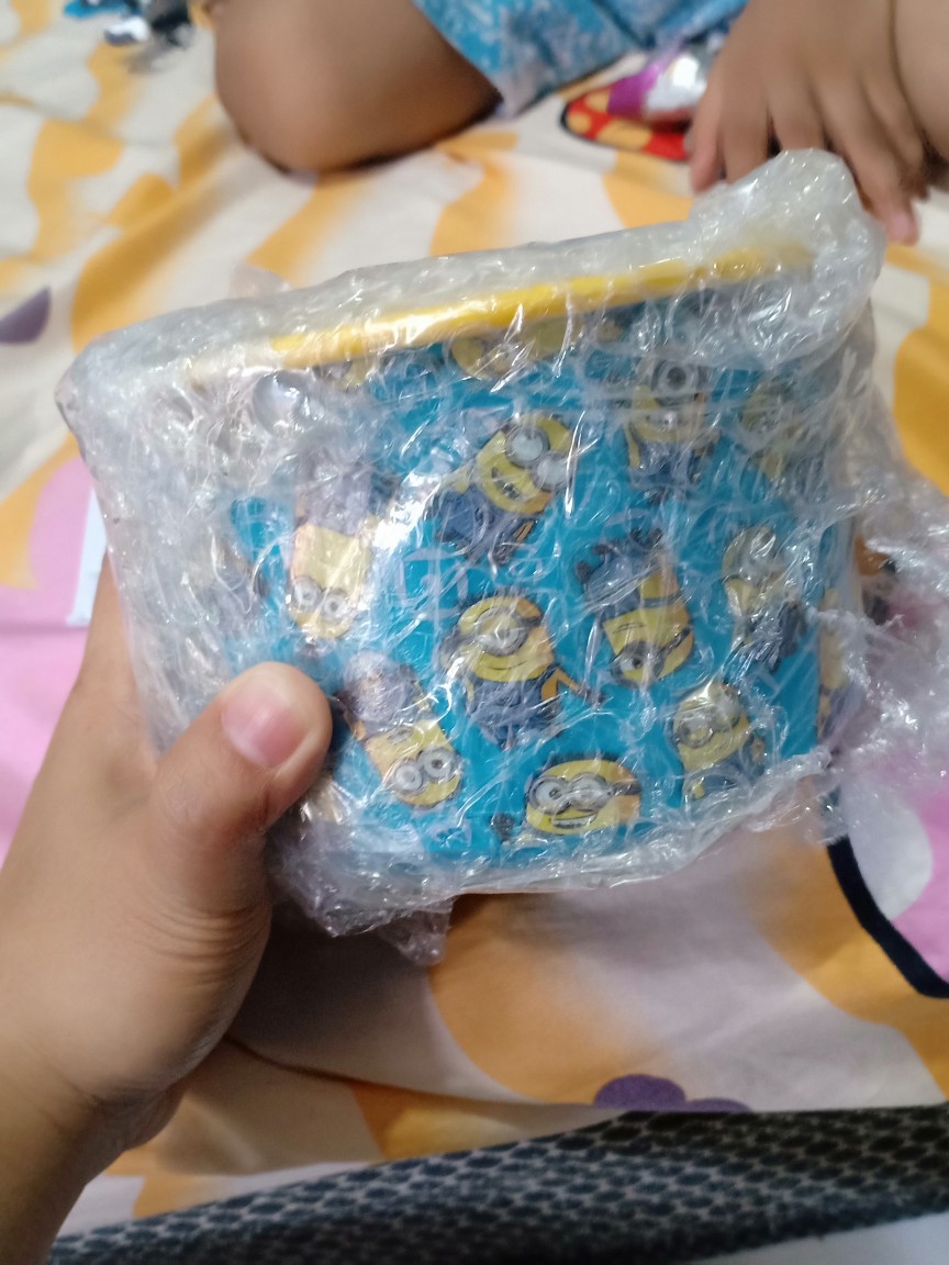 Minion Giggle Canister Satuan (1 Pcs) Toples Tupwr