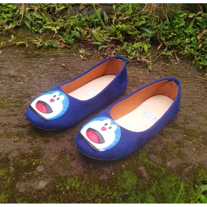 Sepatu Flatshoes Slip On Anak Motif Kartun Doraemon