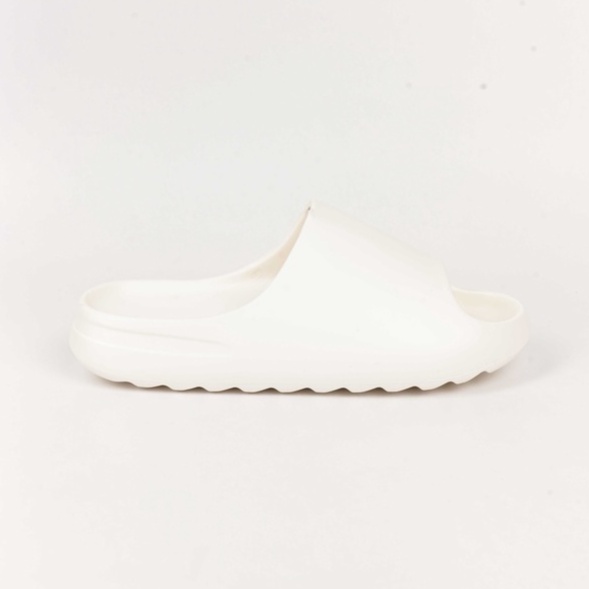 Blow BLAS 0017 Monstera Yeezy Slide Sandal Karet Bahan Phylon-White
