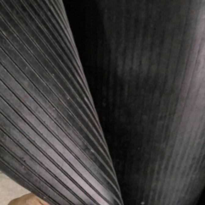 karpet karet keset lantai anti slip motif garis 4mm 120cm x 5mtr ---NEW---