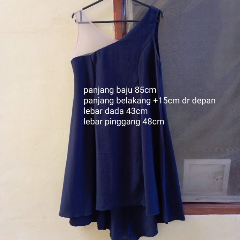 Dress one shoulder
