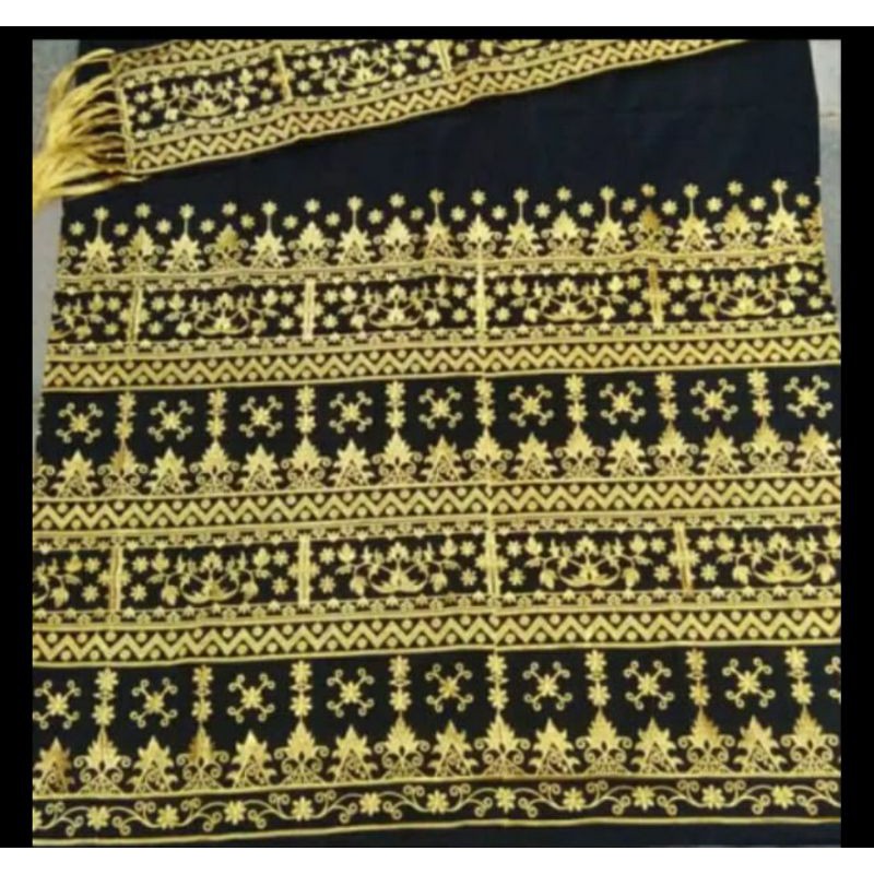 Kain Sarung dan Selendang Tapis Bordir Lampung