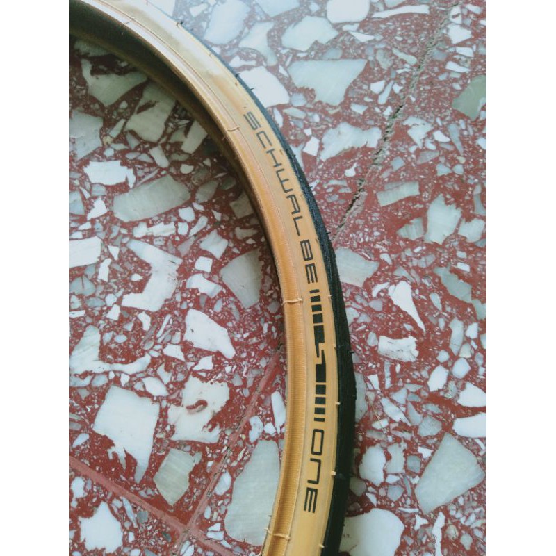 ban luar schwalbe one 20x1 1/8
