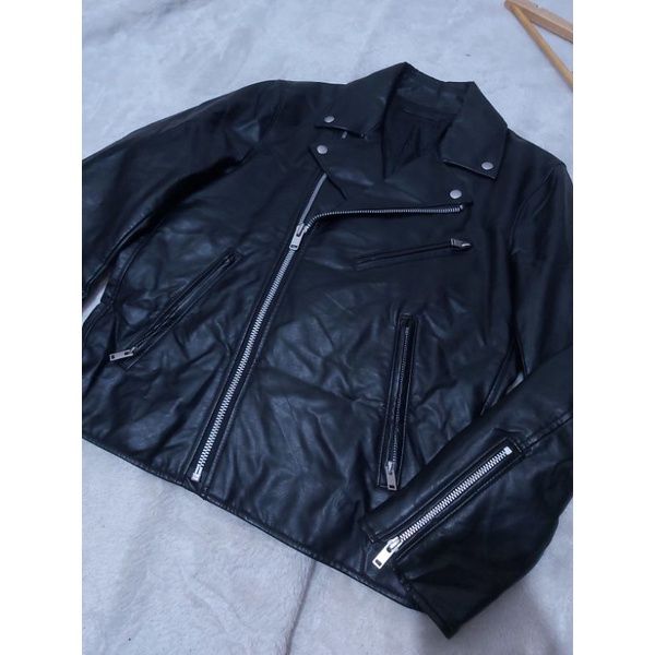 UNIQLO FAUX LEATHER JAKET PRIA RAMONES KEREN PRELOVED