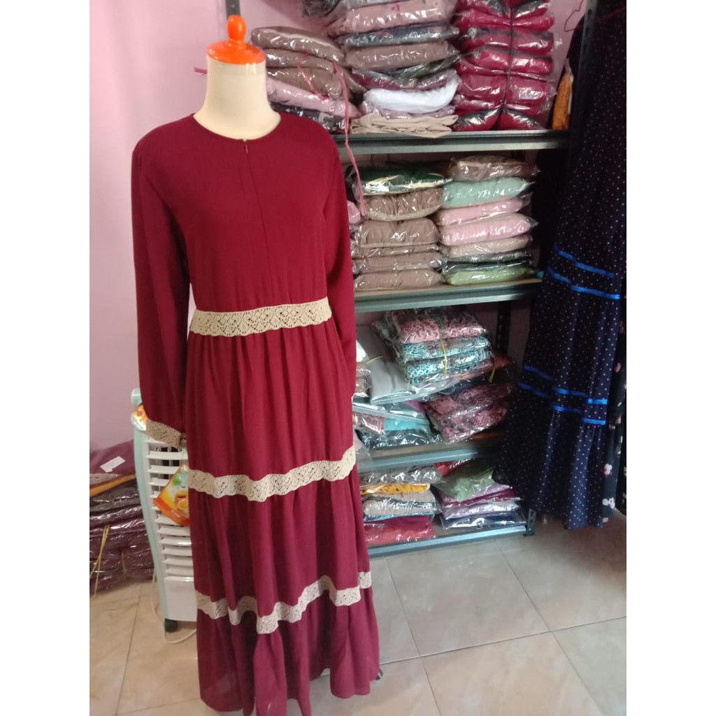 Gamis Ceruty Susun Renda Besar Warna Maroon