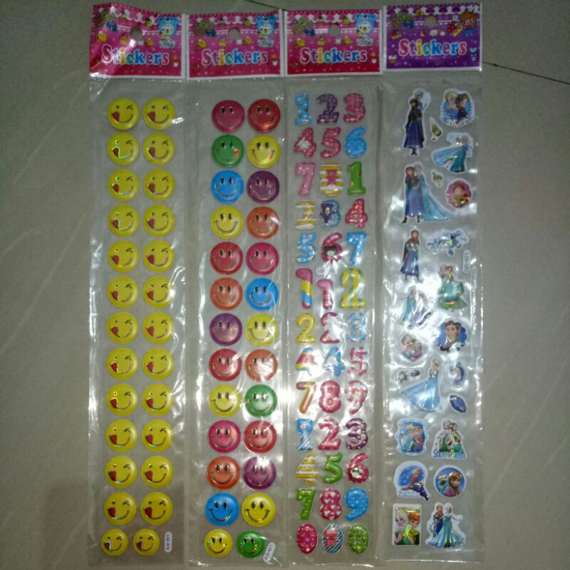 

Stiker anak motif karakter panjang