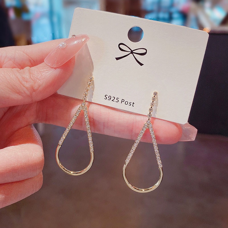 Anting Tusuk Bentuk Tetesan Air Bahan Sterling silver 925 Hias Berlian Imitasi Untuk Wanita