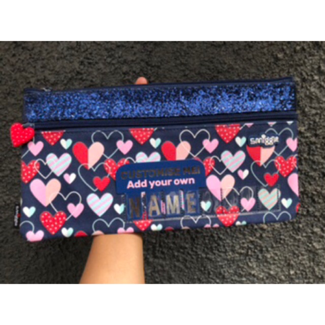 

Smiggle faves 330 Id pencil case