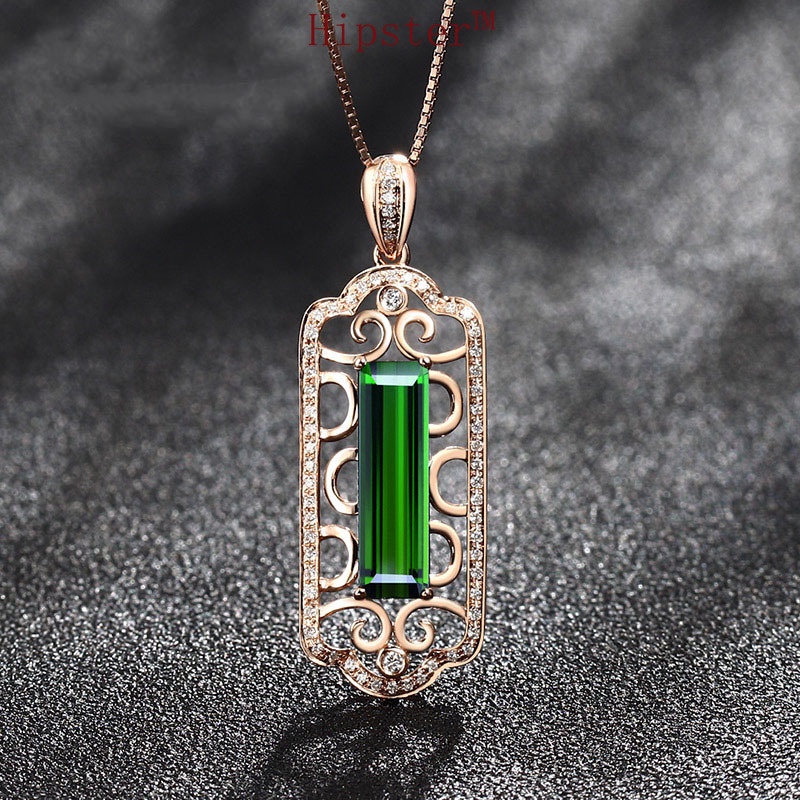 Retro Dignified Hollow Simple Emerald Pendant Rose Gold Clavicle Chain