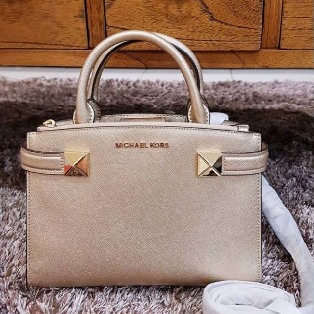 Tas MK Ori. MK Karla Small Pale Gold.