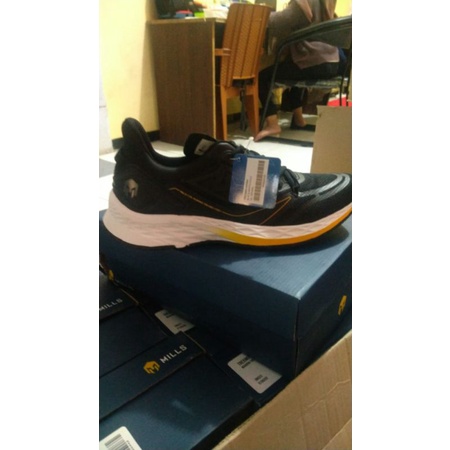 Sepatu Lari Mills Treximo Hydra