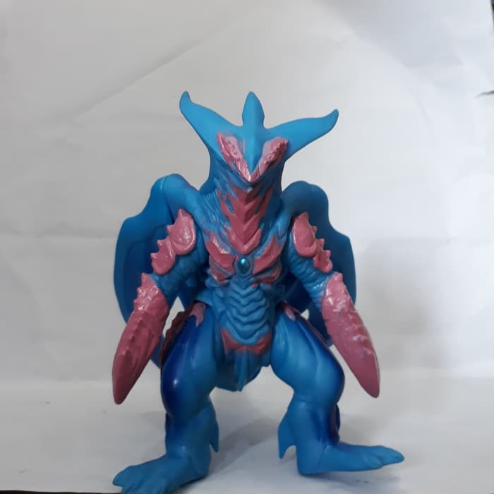 ITN - monster ultraman DX belial fusion zegan kaiju vinyl figure