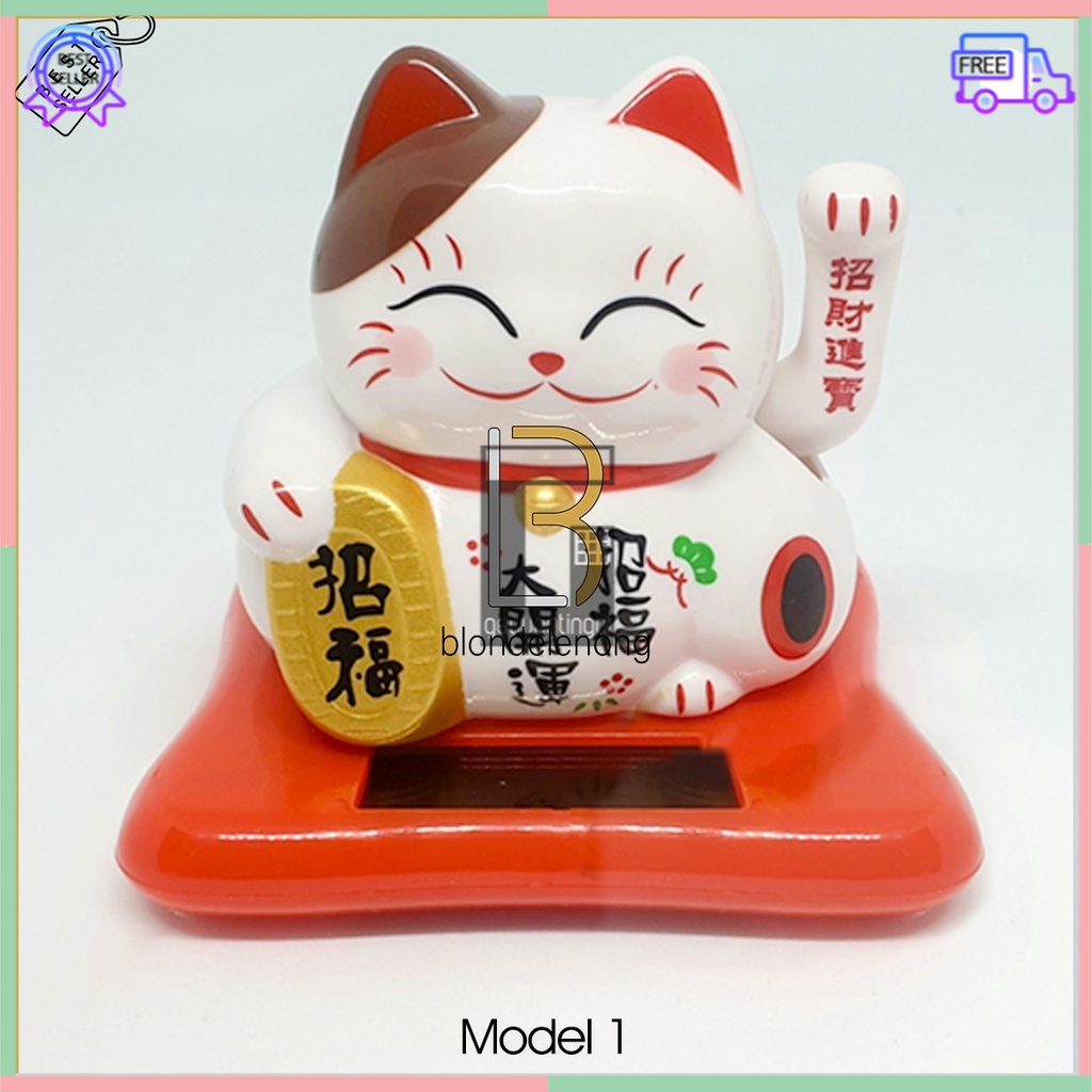 Patung Hiasan Pajangan Kucing Hoki Rejeki Maneki Neko Maneko Neki Keberuntungan China Cina Jepang Lucky Cat Dua Tangan Goyang Gerak Bergerak Solar Cell Cahaya Sinar Non Baterai Batrai Batrei Ukuran Kecil Small Medium Sedang Dashboard Mobil Meja Kasir Toko