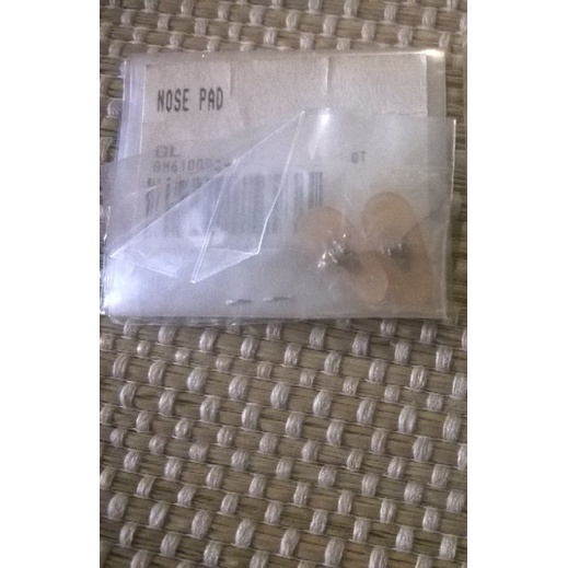 50. Nosepad Rayban B&L USA (1 pasang)