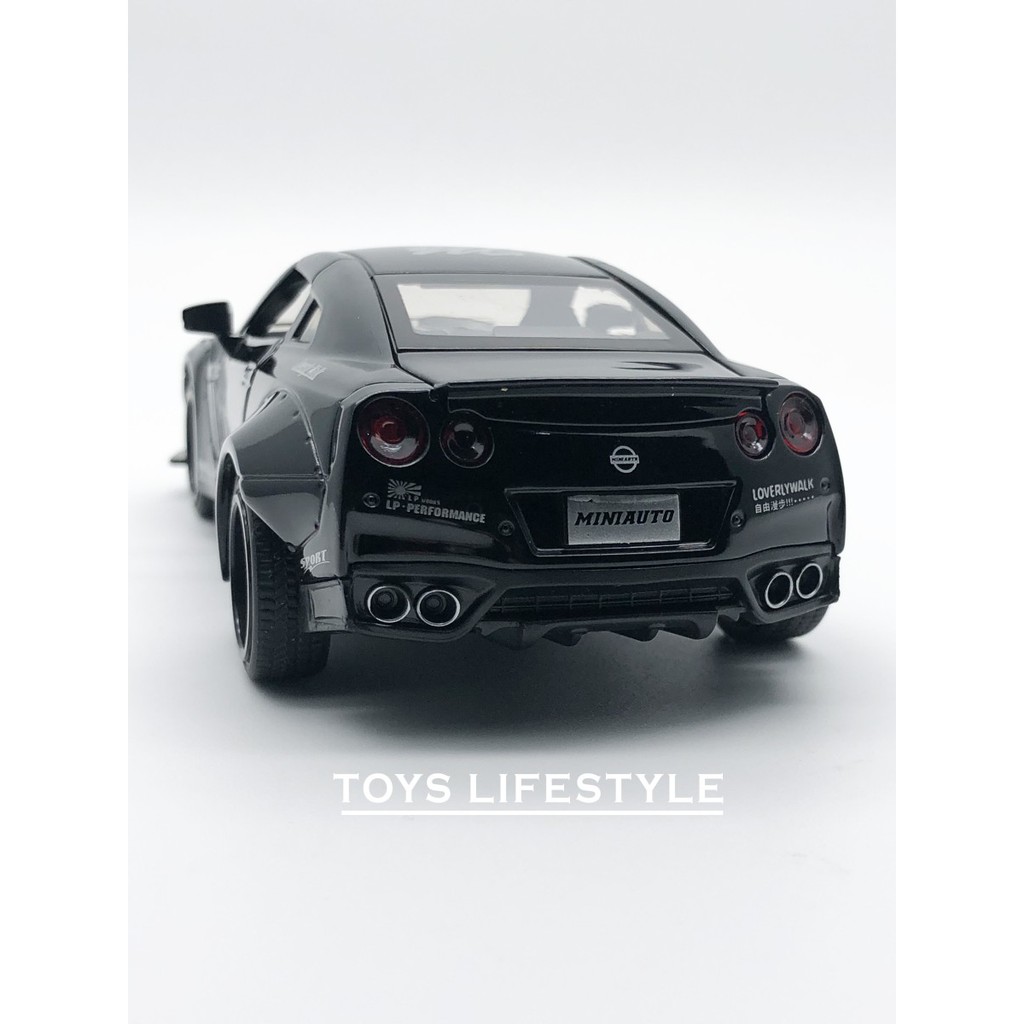 Miniauto Diecast - Nissan GT-R R35 (Hitam)