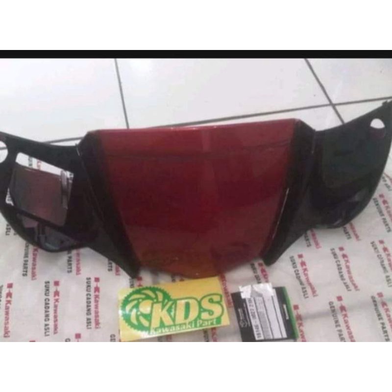 batok kepala depan merah motor Kawasaki ZX 130